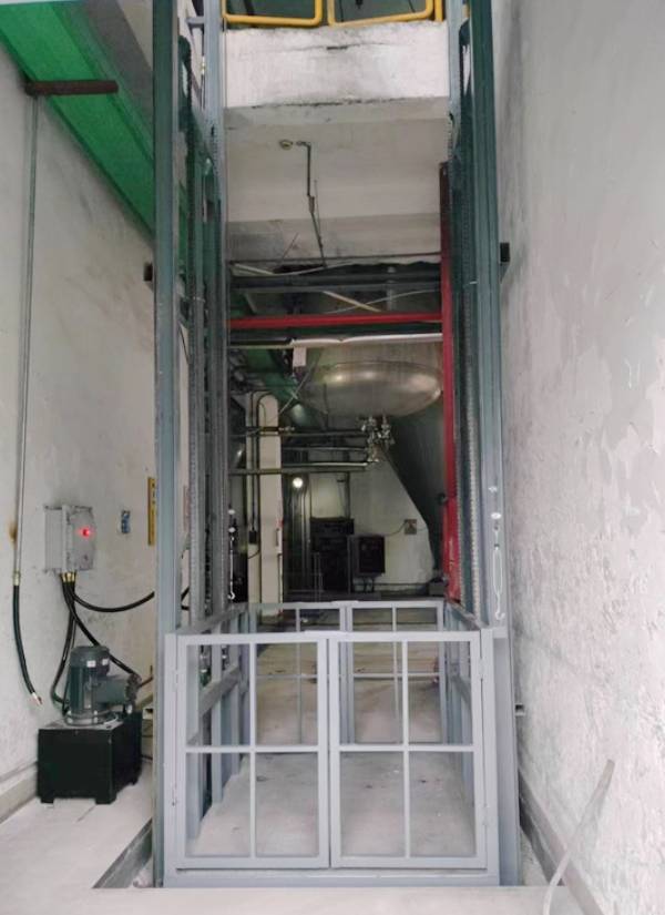 HY防爆型升降平臺(貨梯) HY防爆型升降平臺(貨梯)